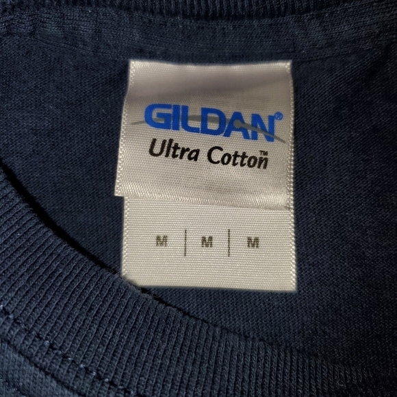 Gildan Men's Short-sleeved Graphic T-shirt 👕 - Picture 3 of 3